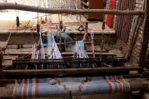 کاربافی، قدیمی‌ترین هنر پارچه بافی میبد